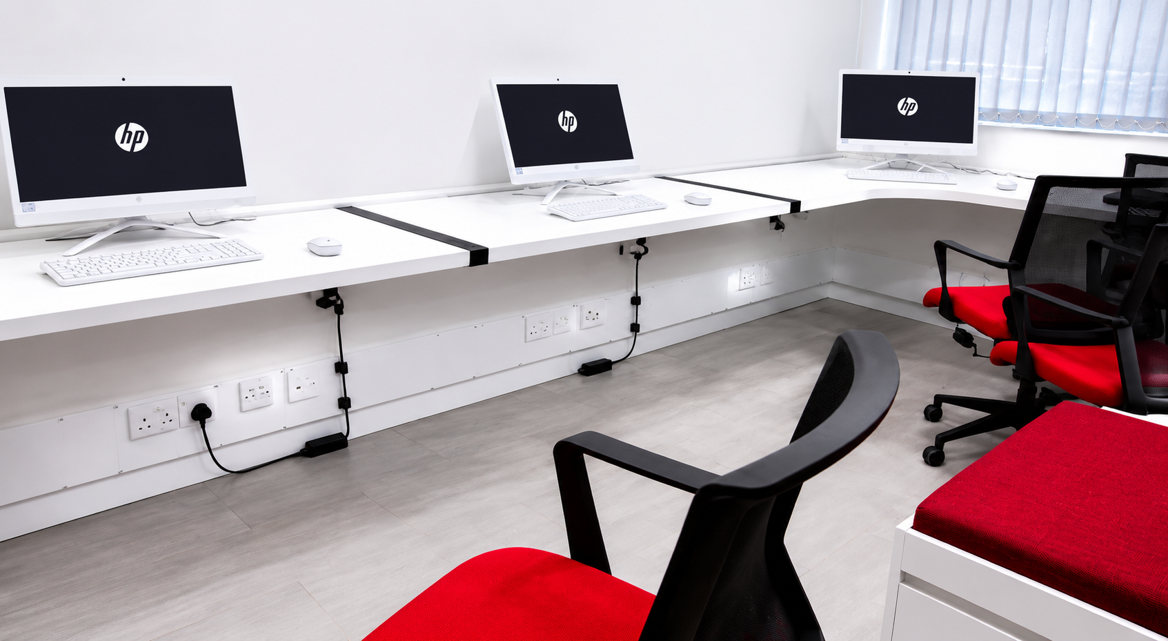 wall mount cantilever desk